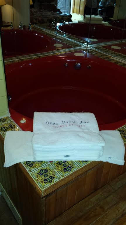 Olde Court Inn Wheeling Ngoại thất bức ảnh